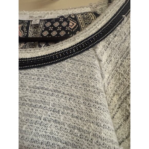 Miss Me Womens M Knit Pullover Sweater With Beaded Neckline & Floral Pattern Bac - Picture 3 of 5